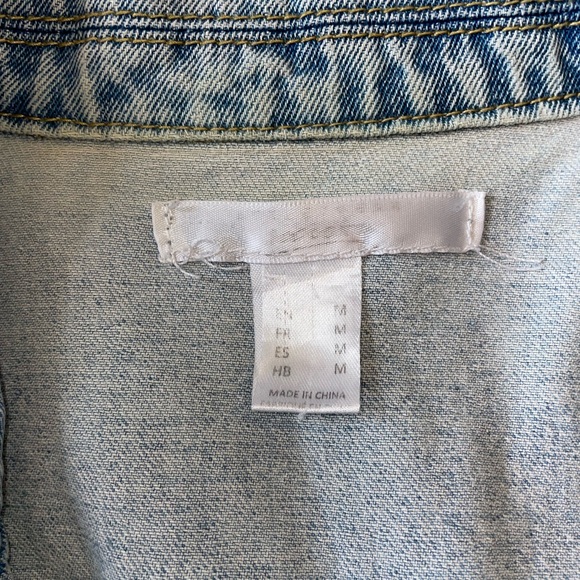 Denim jacket/ size M - Picture 4 of 5